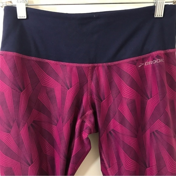 Brooks greenlight fuschia geometric shape Capri workout pants - Picture 4 of 8
